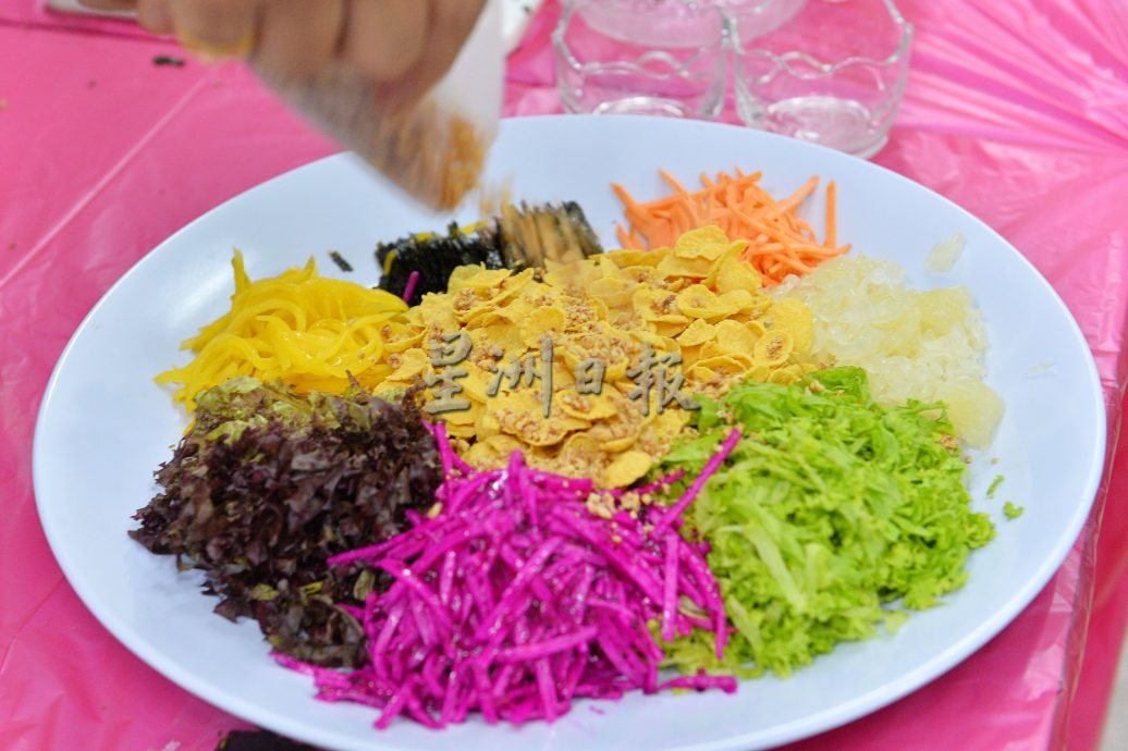 （新年备稿，可提前出）：团圆饭菜单不用愁，三道色香味年菜食谱让您轻松上手