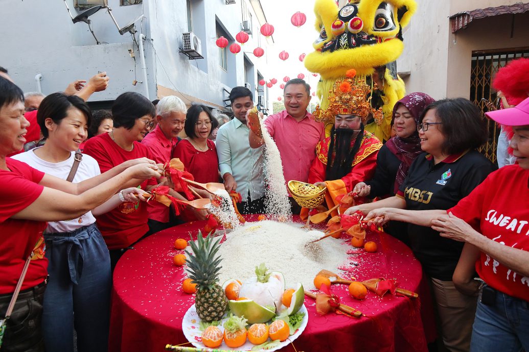 （版2头）大都会／黄思汉百家米捞米活动／6图