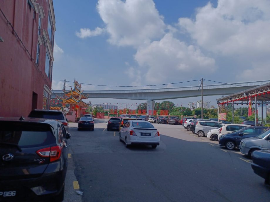 （版3头）大都会/挂灯笼费用翻倍涨，没资金挂灯笼的新村和城镇失年味