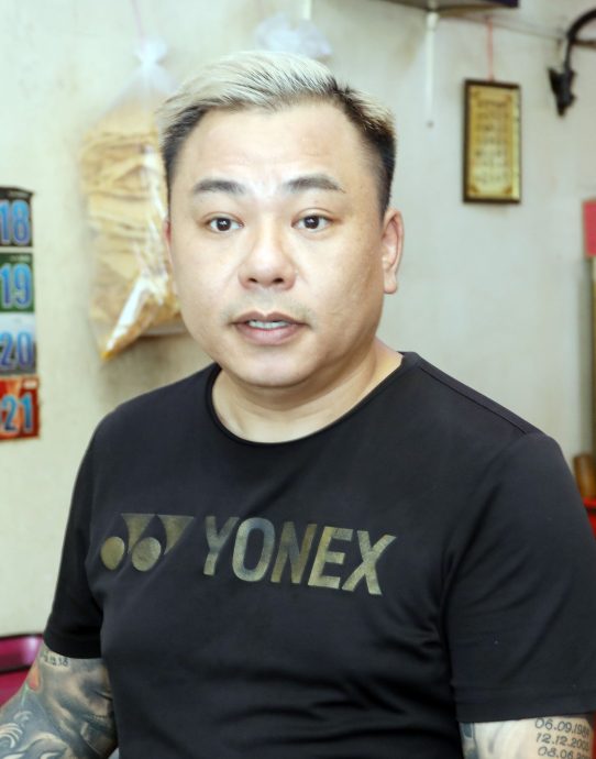 （版3头）大都会/肉骨茶店新春期间生意火红，外地游客增