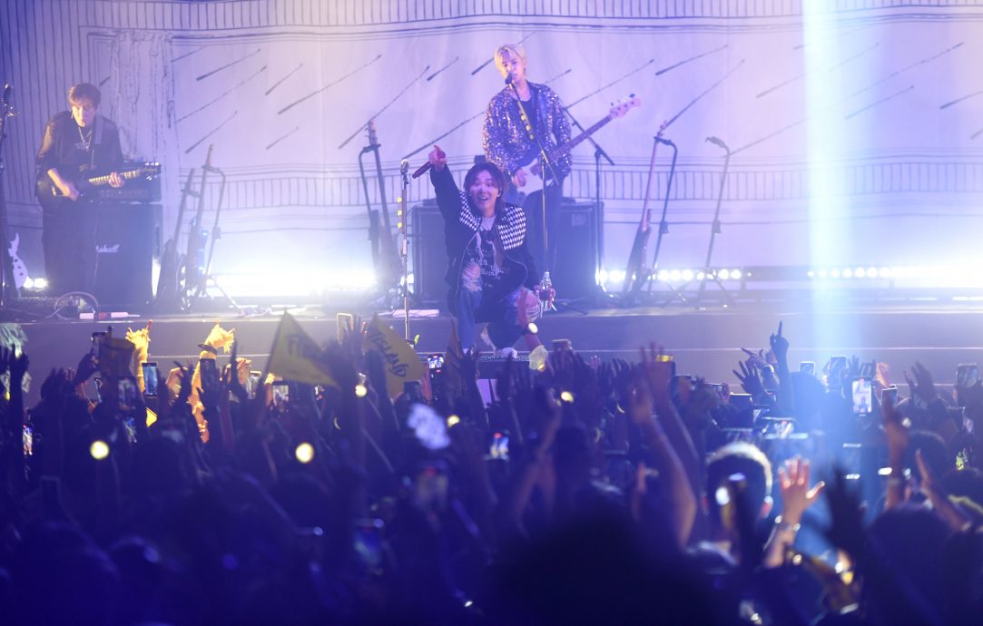 FTISLAND 12年没来狂抛马来语 李洪基搞笑帮崔敏焕征婚 