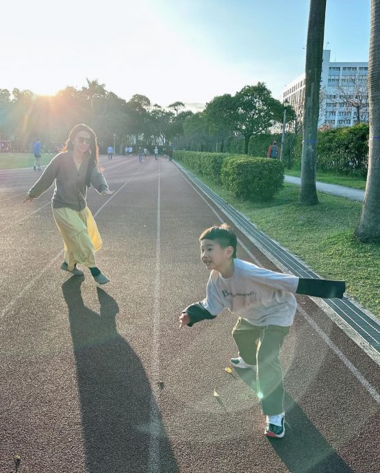 Hebe晒与Ella劲宝玩乐照 Selina也来了