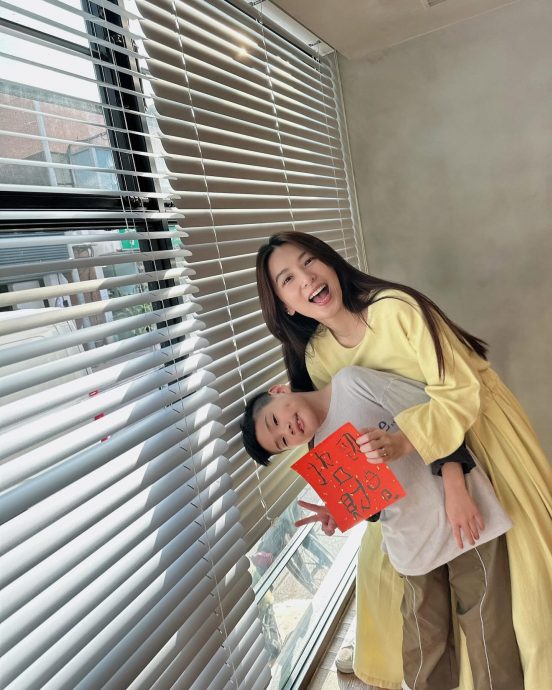 Hebe晒与Ella劲宝玩乐照 Selina也来了