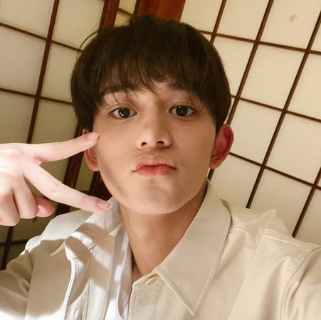 Lucas睡粉丝多劈疑复出 遭酸又要出来赚女人钱