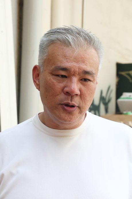 me03主文-大都会/茨厂街很多中国游客，不少人安太岁 /11图