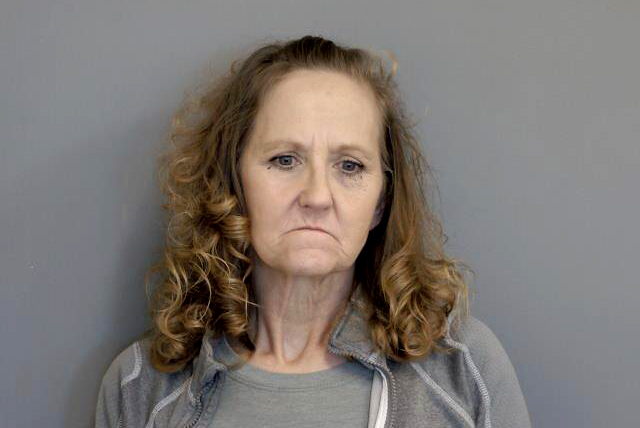 2妇载80岁翁遗体去银行提款 之后弃尸医院急症室外