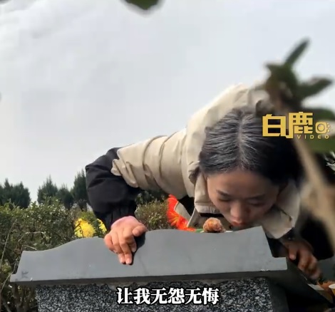 3年来只顾带孩子看病 年轻妈妈满头青丝变白发