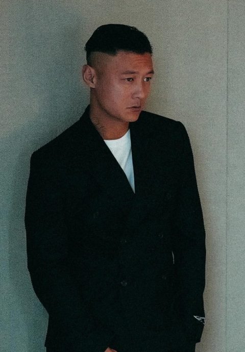 42岁余文乐新发型 被嘲似社区保安