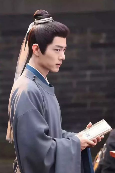 49岁锺汉良演32岁肖战爹 网喊:终于不再装嫩