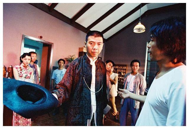 66岁冯小刚屡被传病危 4字回应弃纠缠