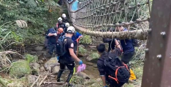 6人联袂登山 2男失足坠崖丧命