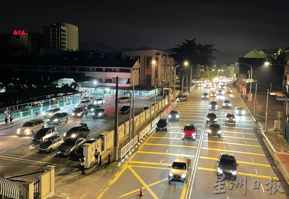 “宝宝龙”迎学生 新学年开学啰！