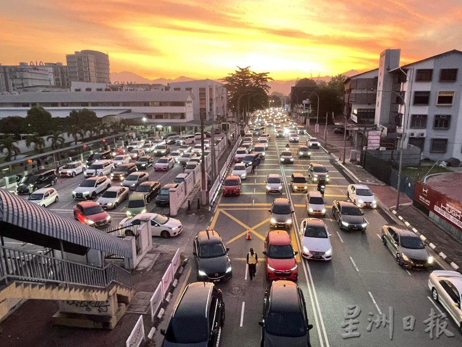 “宝宝龙”迎学生 新学年开学啰！