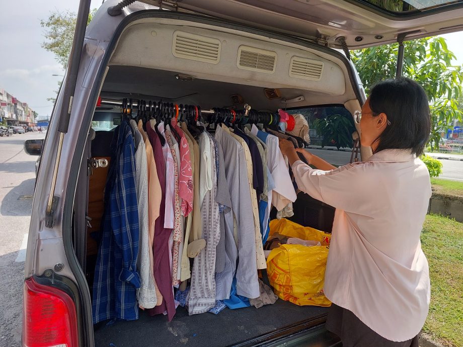 《913回家》巴里文打取景 天气太热剧组受不了