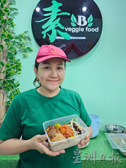 哥市华裔母女亲身体验斋戒。