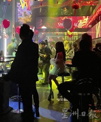 【夜店吊花场:酒客篇】我在吊花场撒钱的日子……有钱就是大爷,花钱买陪伴