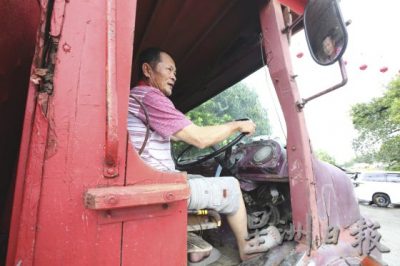  【特种车驾驶员／03】我是沙石罗里司机陈文财——驾著古董罗里，征战沙场三十多年