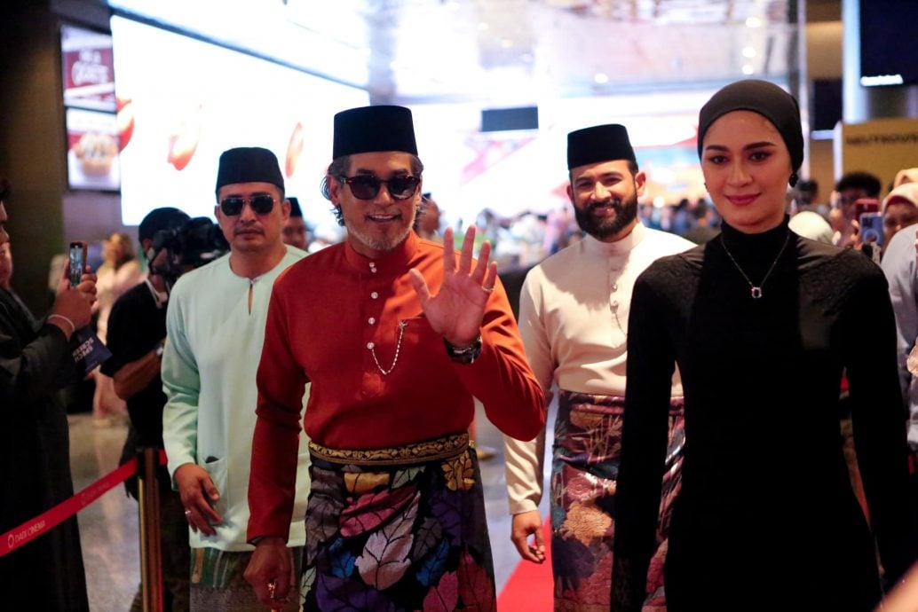 不介意被笑“已崩坏了”凯里:我很享受现在的事业!