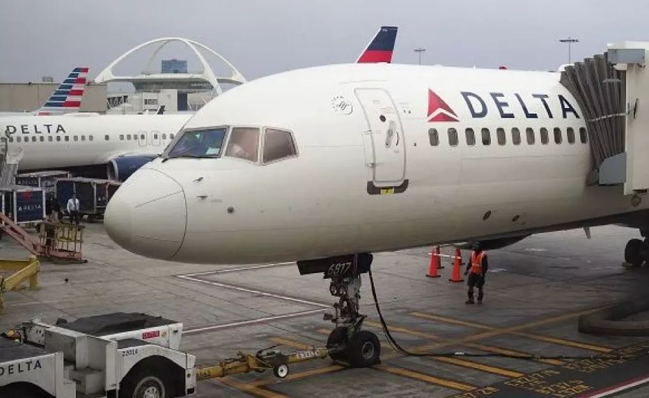 不穿胸罩不能登机？ 被“骂”女子不愤斥歧视