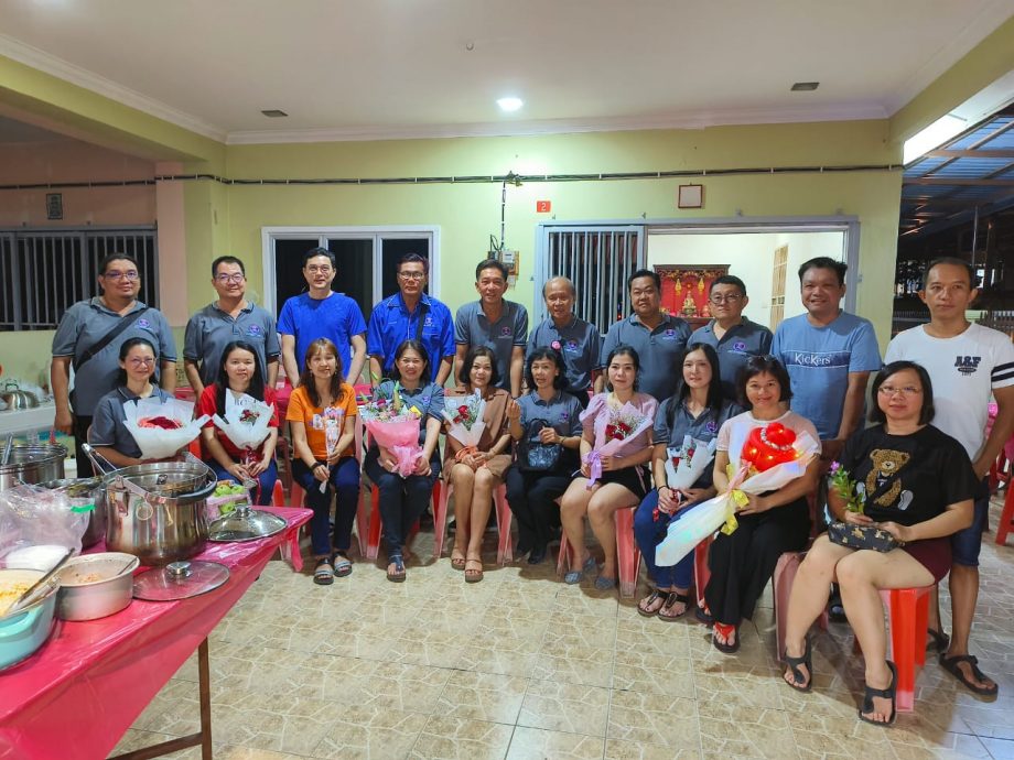 东:金马扬莲花苑睦邻委社区委员会热烈庆祝2024三八妇女节