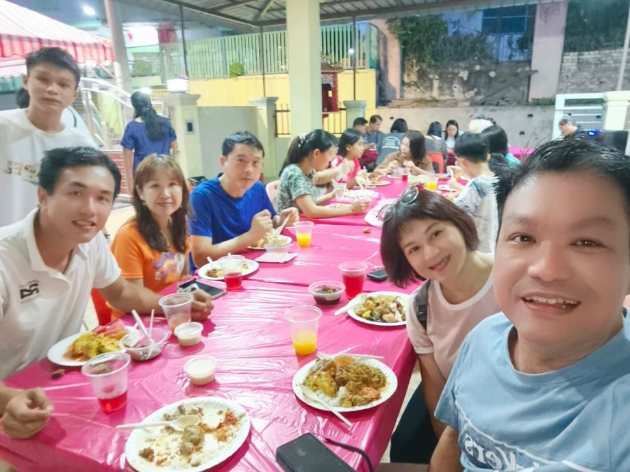 东:金马扬莲花苑睦邻委社区委员会热烈庆祝2024三八妇女节