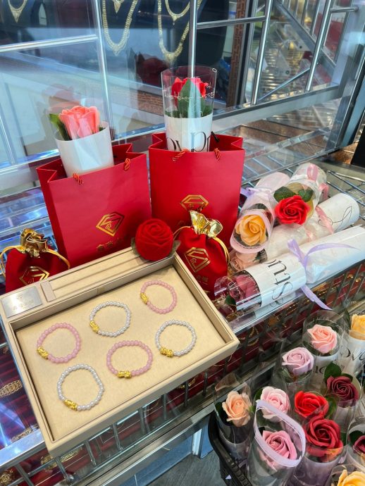 东：三八妇女节送礼仪式感满满