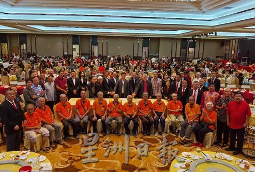 东:华总永久名誉会长丹斯里方天兴希望政府,能够为民间各民族所建立或经营的非营利慈善机构或福利组织,提供必要的实际协助