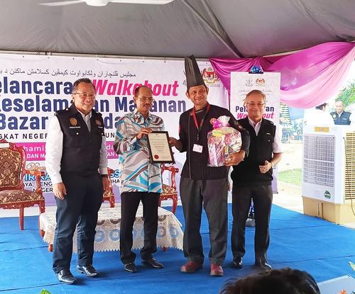 东：投诉食物卫生 扫描二维码投诉