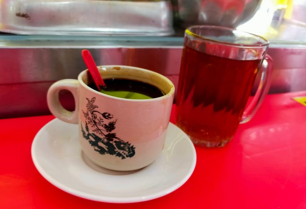 东:无须为一杯茶与顾客吵