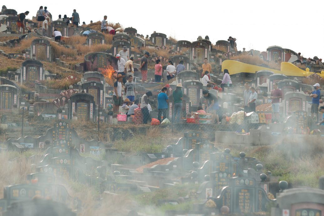 东：肉价贵仅少量订购，关丹清明节烧腊订单慢热。  