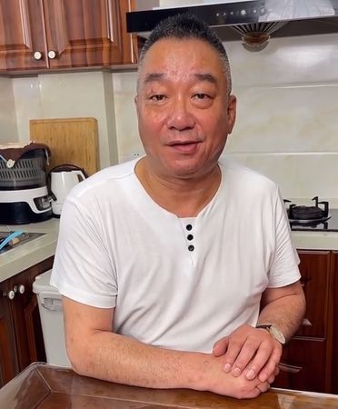 乔任梁被AI复活 父怒斥揭伤疤要求下架