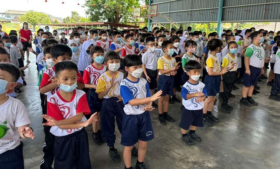 九洞华小三大机构举办迎新辞旧欢迎蔡秉强校长出任该校校长