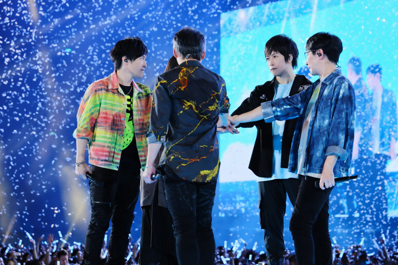 五月天狂开18禁黄腔 阿信蹲地崩溃喊这5字