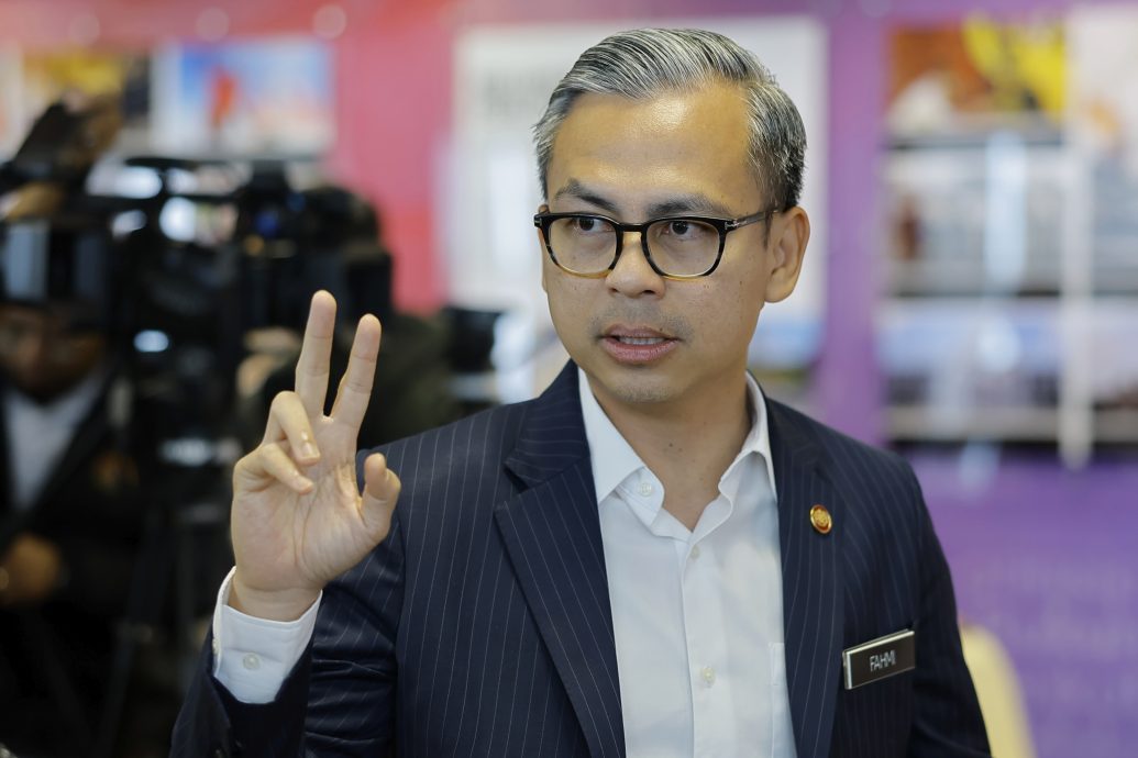 以半岛电视台记者遭逐反呛 法米:旺赛夫当年在哪里?