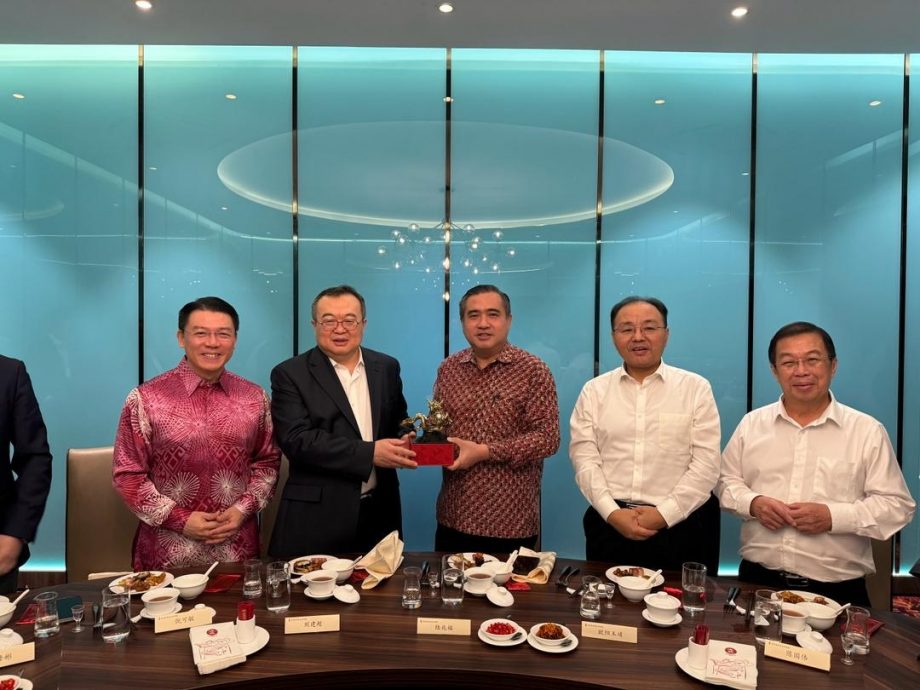 供改写//中联部部长刘建超抵马  张庆信郑立慷魏家祥接待 9.49pm