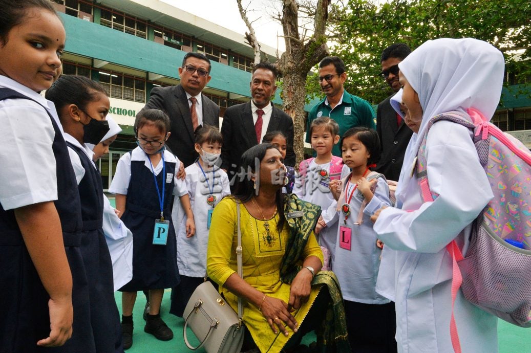 供星洲网:创校125年来喜迎首批女新生!芙圣保罗国小“男校”历史改写