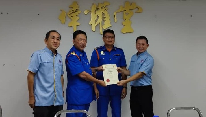 大马德总赈灾特工队颁发民防部队证书仪式