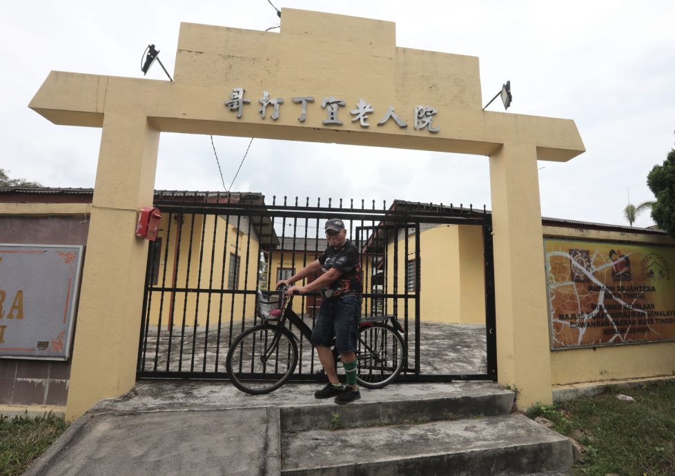 全国:★暖势力(可押,尽快刊):不让光阴虚度,老人以回收资源打造“万里长城”