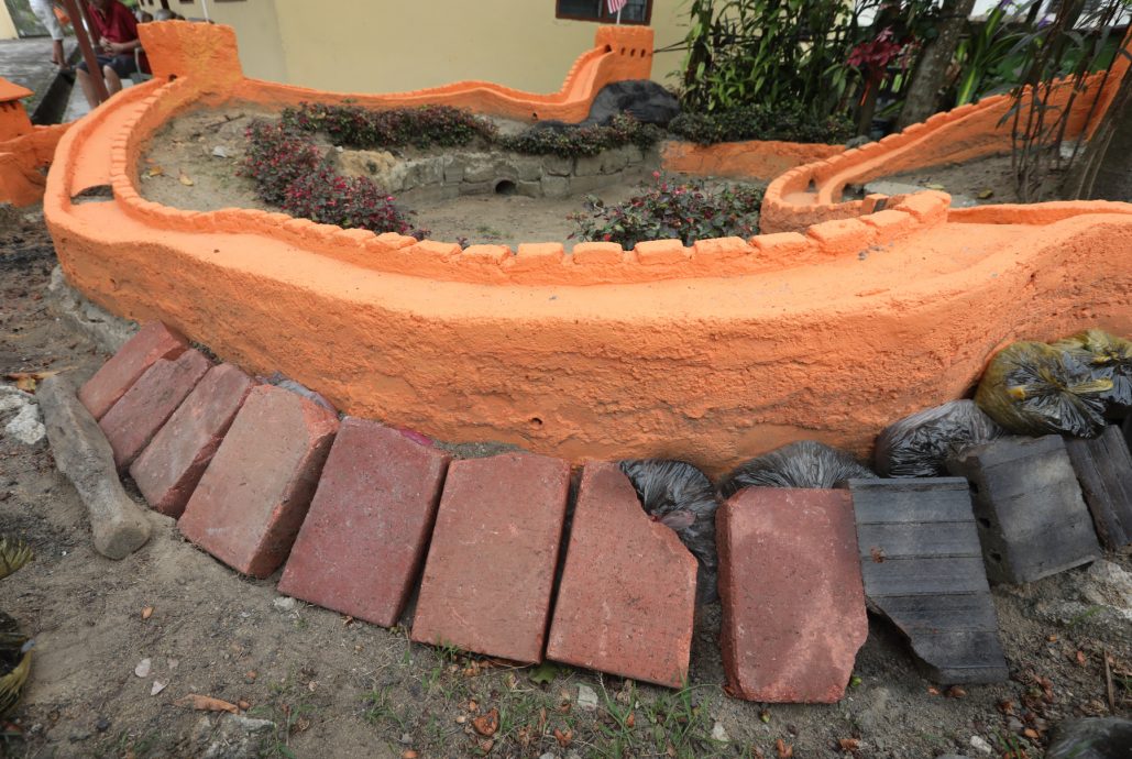 全国:★暖势力(可押,尽快刊):不让光阴虚度,老人以回收资源打造“万里长城”