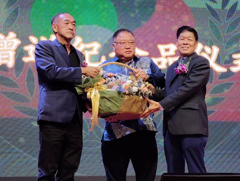 全国：新闻：张庆信：政治领袖不该为了政治利益而炒作课题