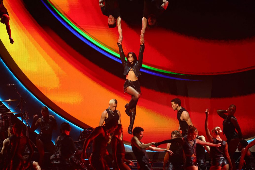 全英音乐奖|新人王蕾连夺6奖 破艾黛儿最高纪录