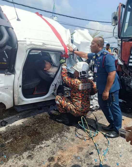 前阿斯达卡州议员张宇晨车祸 脚断手部受伤