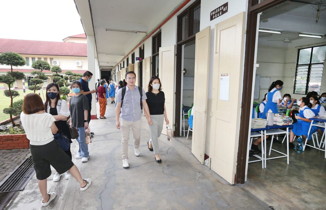 华裔生育率下降等因素 圣母华中学生创新低
