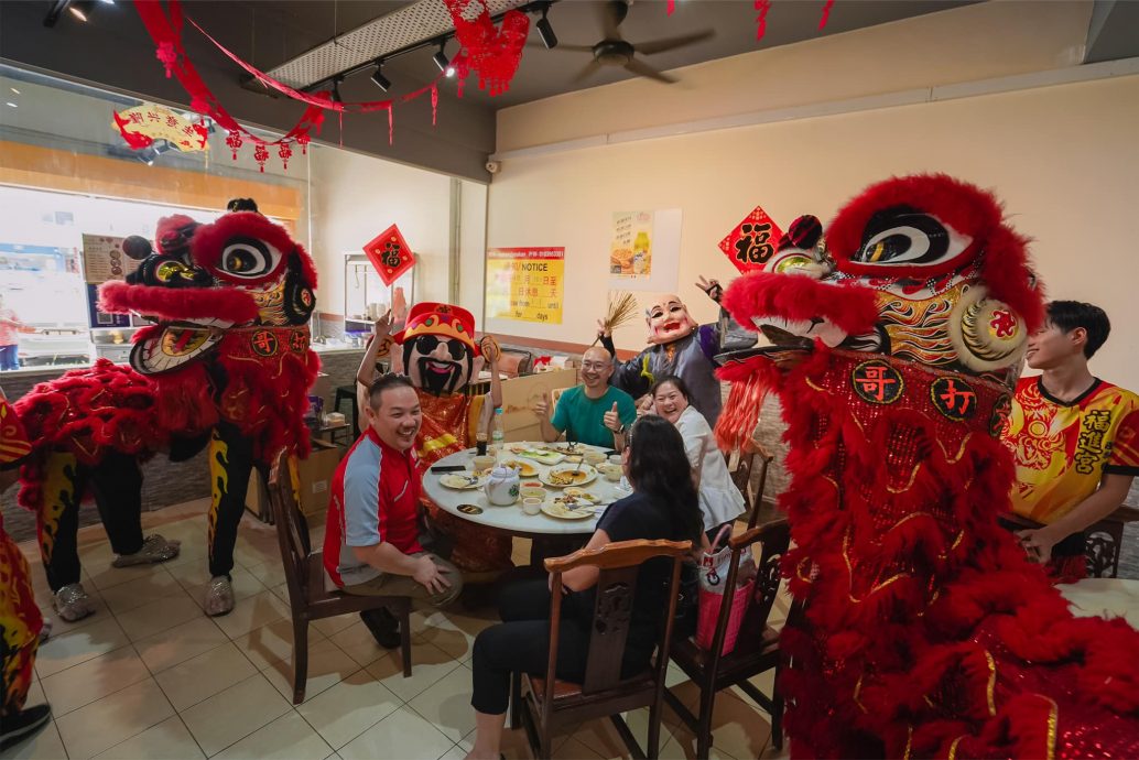 可以做早报后面头//大都会／“龙行龘龘”400桌大长宴／6图