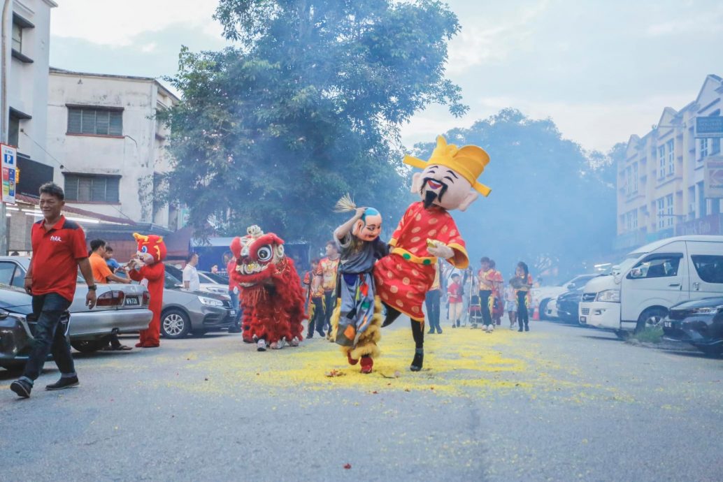可以做早报后面头//大都会／“龙行龘龘”400桌大长宴／6图