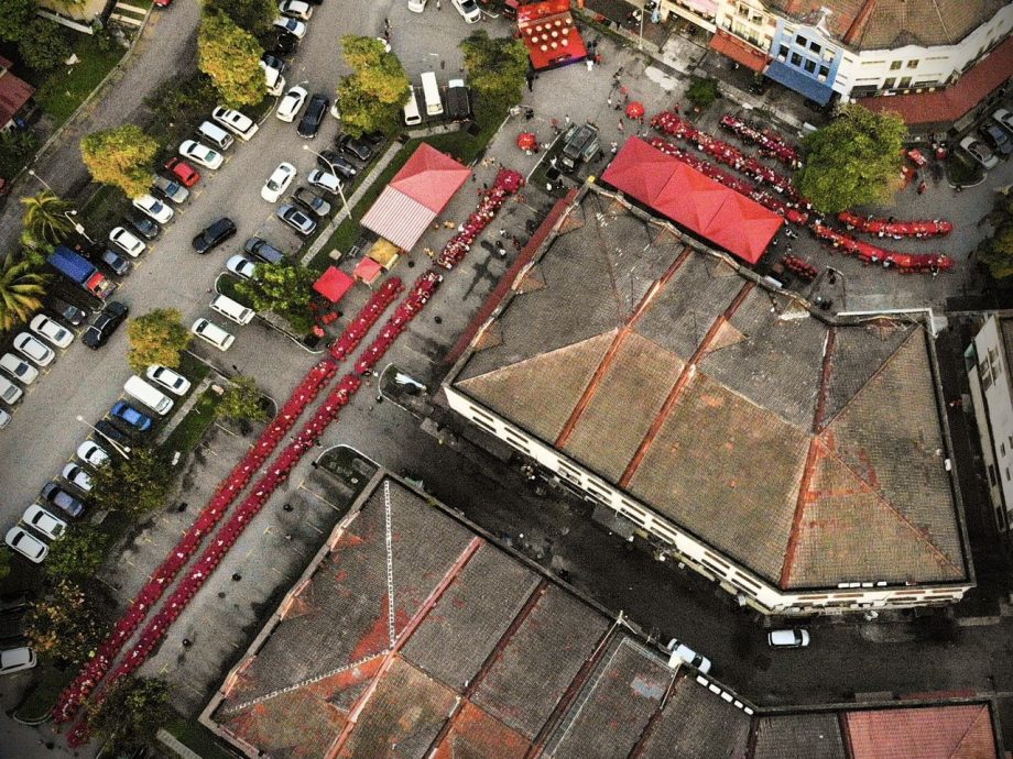 可以做早报后面头//大都会／“龙行龘龘”400桌大长宴／6图