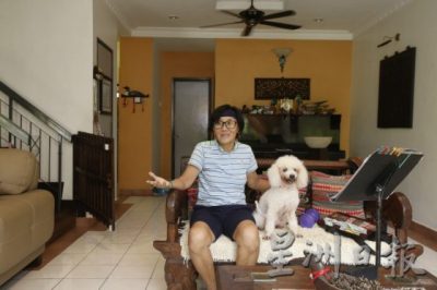 喜欢狗却无法养狗,兼职狗保姆满足弄狗为乐