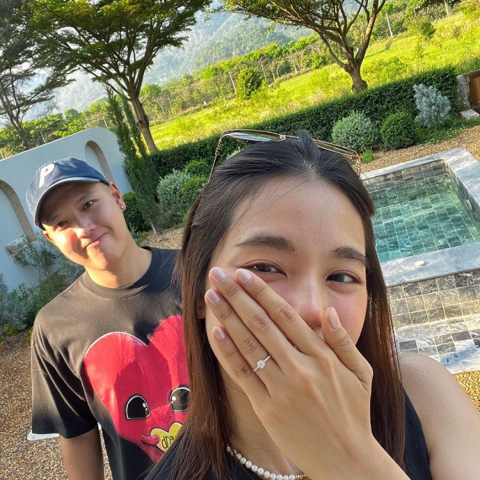 场外花絮| 羽坛又一姐弟恋修成正果 西迪龚求婚赢得美人归