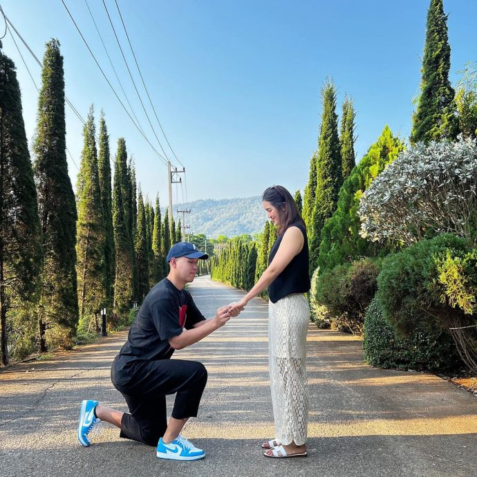 场外花絮| 羽坛又一姐弟恋修成正果 西迪龚求婚赢得美人归