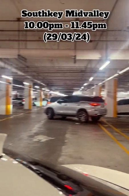 塞在购物商场停车场近2小时 女子发飙:新山交通拥堵情况跟KL一样糟!